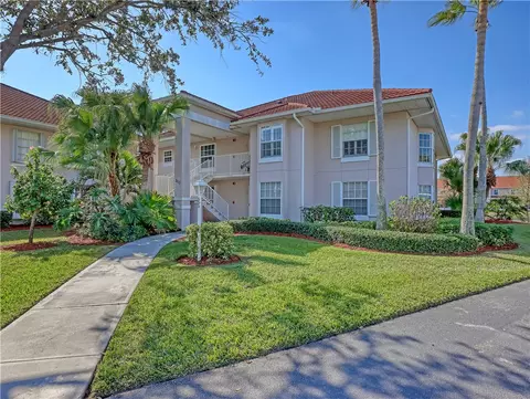 300 Grand Royale Cir #205, Vero Beach, FL 32962