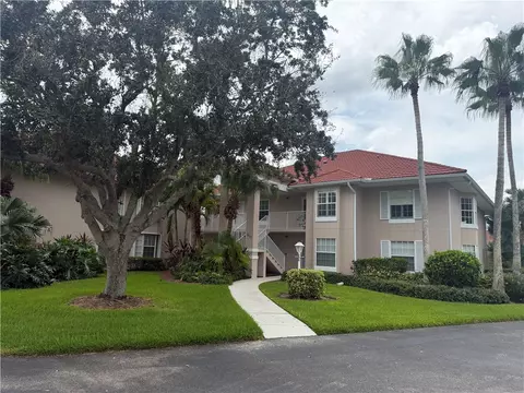 300 Grand Royale Cir #205, Vero Beach, FL 32962