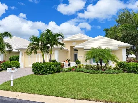 880 Saint Annes Ln, Vero Beach, FL 32967