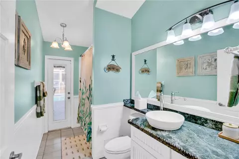 Bath - 9791 Fleming Grant Rd, Micco, FL 32976 photo 1 of 3