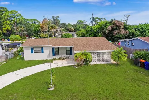 2424 1st Pl SW, Vero Beach, FL 32962