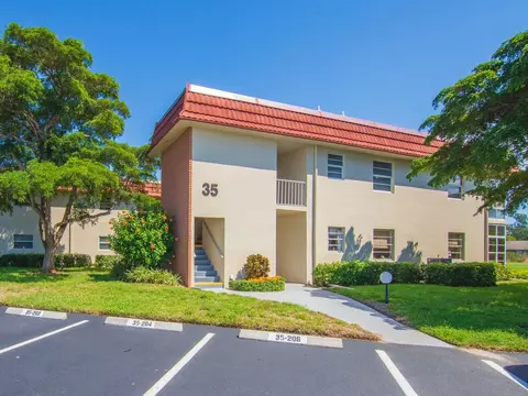 35 Pine Arbor Ln #107, Vero Beach, FL 32962
