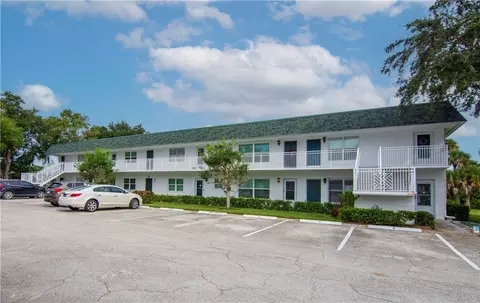 2800 Indian River Blvd #5, Vero Beach, FL 32960