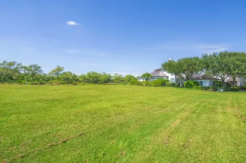 9225 W Marsh Island Dr, Vero Beach, FL 32963