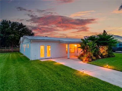 241 14th Pl, Vero Beach, FL 32960