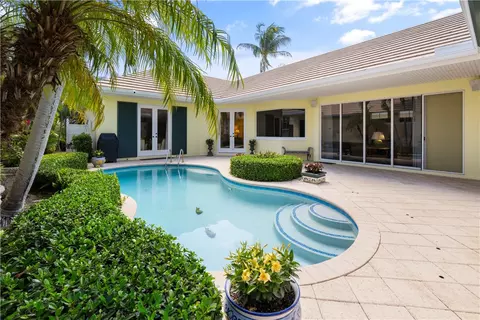 2131 Sea Mist Ct, Vero Beach, FL 32963
