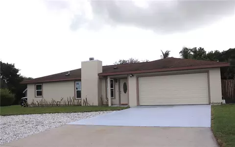 805 4th St, Vero Beach, FL 32962