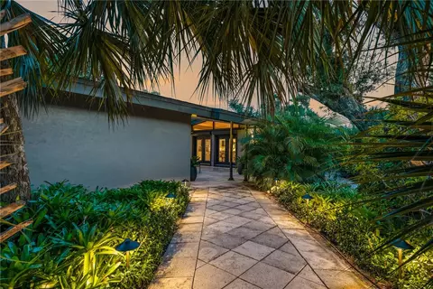3526 Mockingbird Dr, Vero Beach, FL 32963