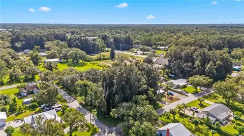 32 N Pine St, Fellsmere, FL 32948