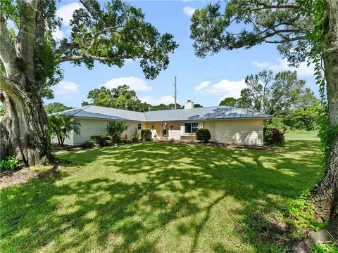 3530 3rd Pl SW, Vero Beach, FL 32968