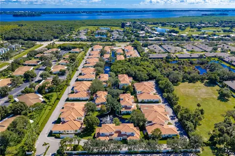 572 7th #101, Vero Beach, FL 32962