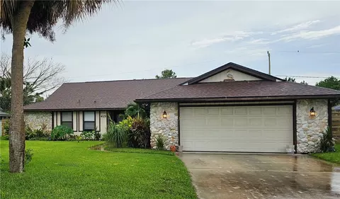 415 10th Pl SW, Vero Beach, FL 32962
