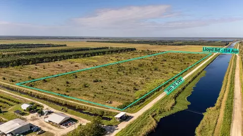 15325 9th St SW, Vero Beach, FL 32968