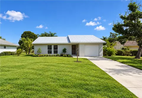 120 10th Ave, Vero Beach, FL 32962