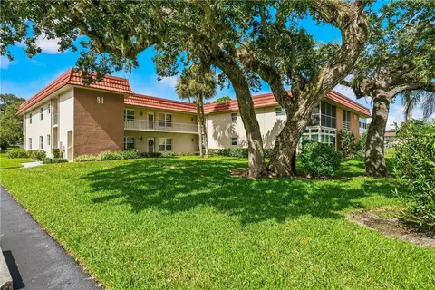 91 Crooked Tree Ln #203, Vero Beach, FL 32962