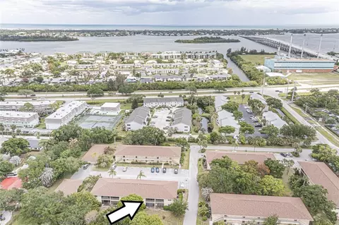 400 18th St #D6, Vero Beach, FL 32960