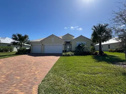 2557 Saint Lucia Cir, Vero Beach, FL 32967