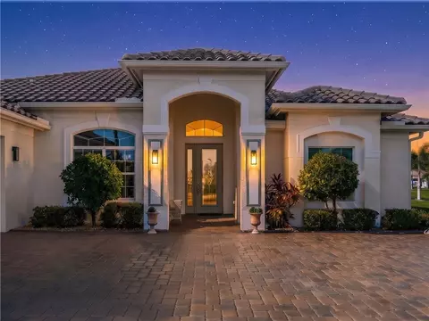 8225 Heather Ct, Vero Beach, FL 32967
