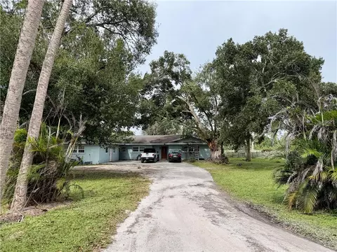 5790 25th St SW, Vero Beach, FL 32968