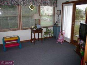 8 Denise Ct, Bear, DE 19701 photo 2