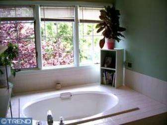 28 Byron Dr, Mount Laurel, NJ 08054 photo 4