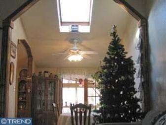 304 Walnut Ln, Mount Laurel, NJ 08054 photo 2