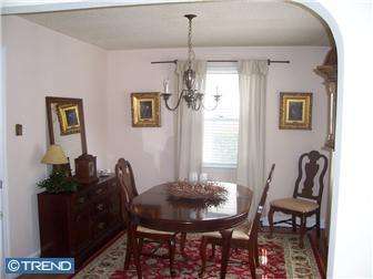 215 W Evesham Rd, Runnemede, NJ 08078 photo 2