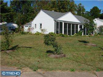 15 Conway Ave, Ewing, NJ 08618 photo 2