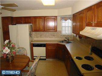 502 Hydrangea Dr, Mount Laurel, NJ 08054 photo 3