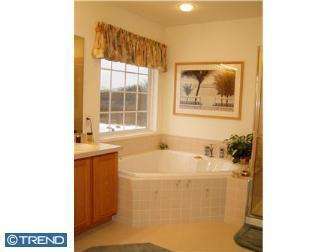 24 Waters Edge Dr, Riverside, NJ 08075 photo 7