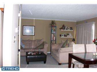 110 Chambord Ct, Hamilton, NJ 08619 photo 3