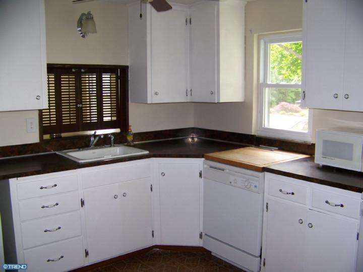 516 E 2nd St, Moorestown, NJ 08057 photo 2