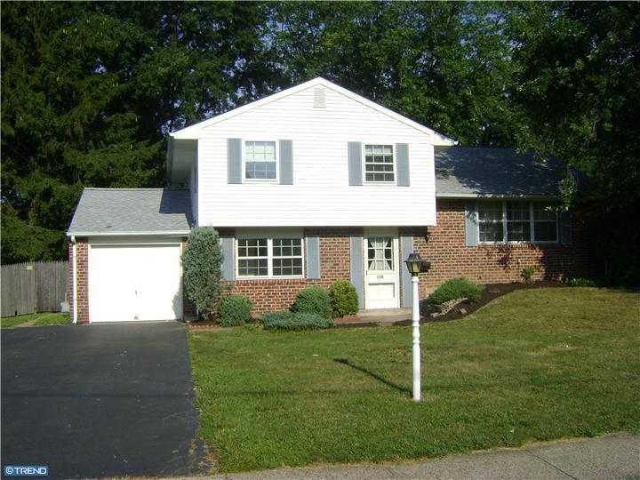 110 Iris Rd, Warminster, PA 18974 photo 1