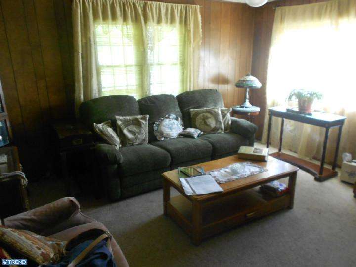 1599 6th St, Trenton, NJ 08638 photo 1