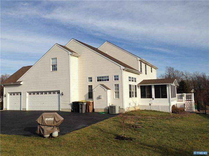 317 Corbitt Cir, Bear, DE 19701 photo 1