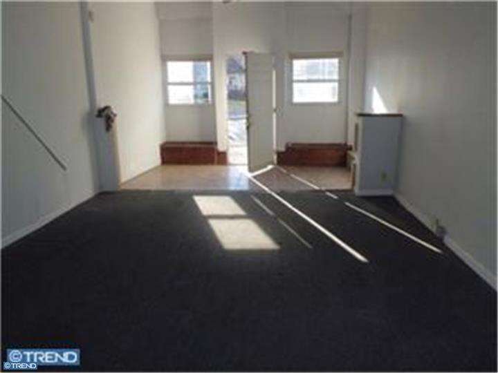 725 Long Ln, Upper Darby, PA 19082 photo 1
