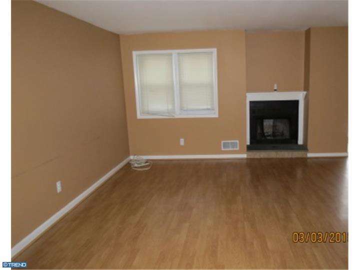 169 E Green Valley Cir, Newark, DE 19711 photo 1