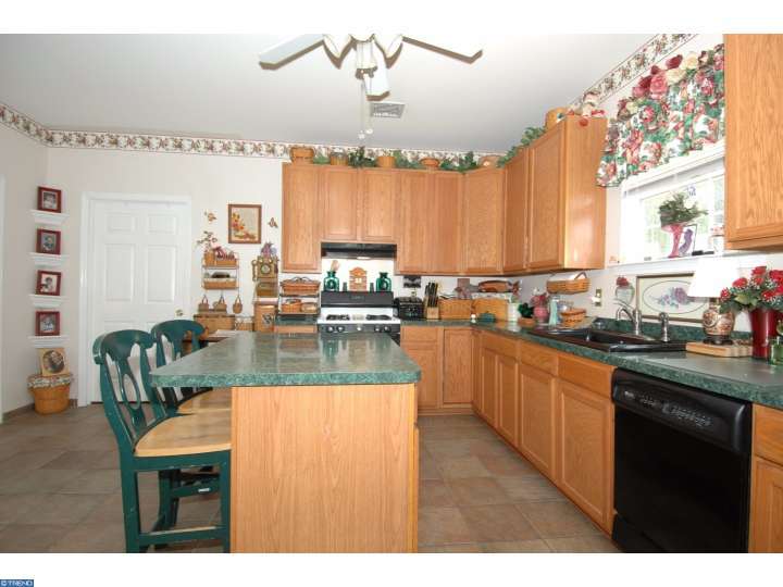 33 Ivy Ln, Wrightstown, NJ 08562 photo 1