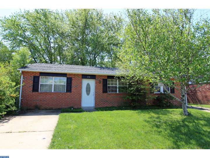 23 Bach Dr, Newark, DE 19702 photo 1