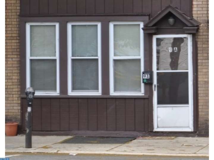 9 E 10th St, Marcus Hook, PA 19061 photo 1