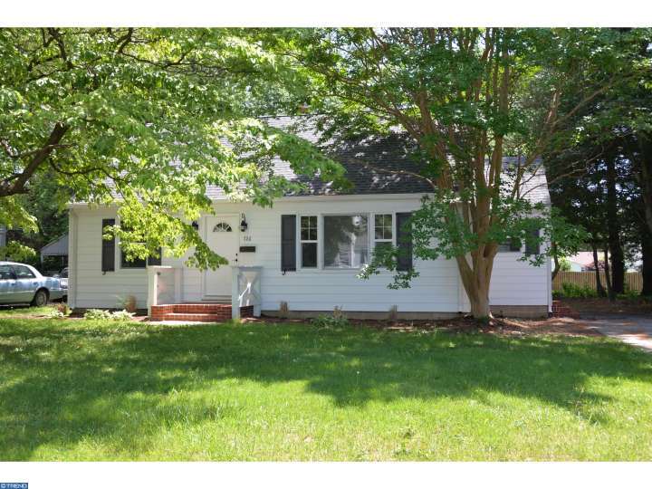 726 E Division St, Dover, DE 19901 photo 1