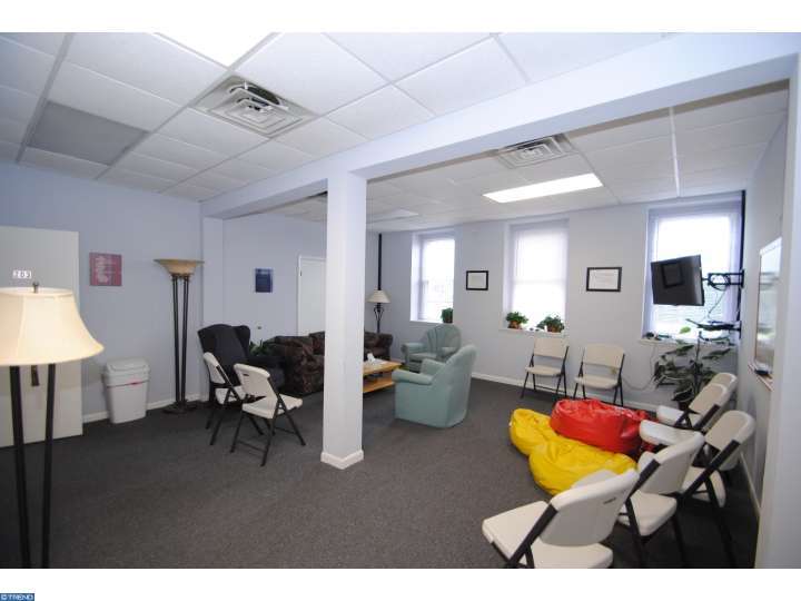 340 W Broad St, Burlington, NJ 08016 photo 4