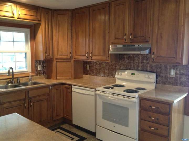 208 Warfield Rd, Newark, DE 19713 photo 1