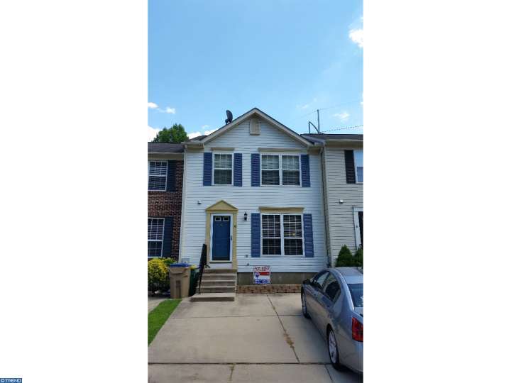 8 Dovetree Dr, Newark, DE 19713 photo 1
