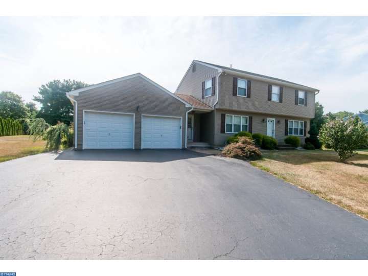 4 Wayne Dr, Columbus, NJ 08022 photo 1