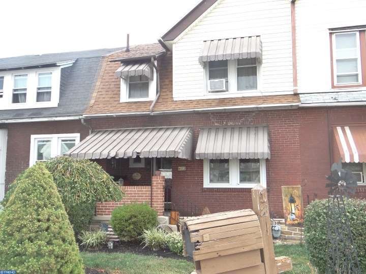 12 Maple St, Marcus Hook, PA 19061 photo 1