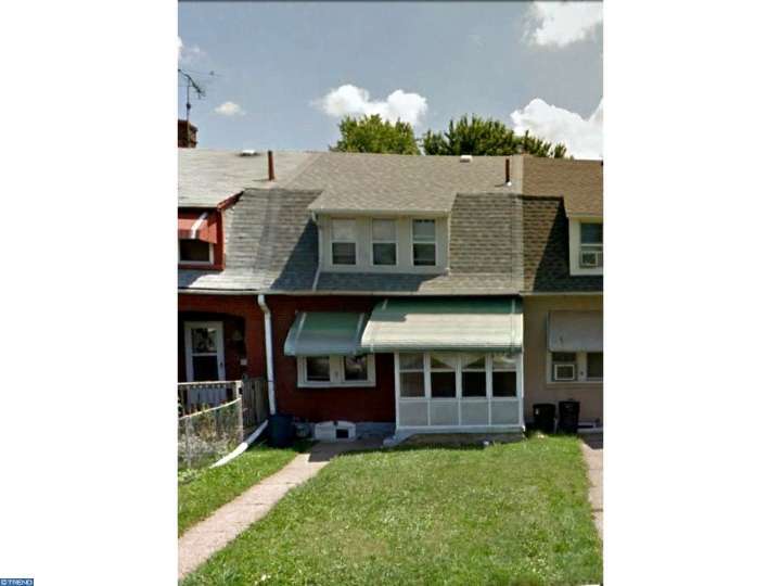 8 Maple St, Marcus Hook, PA 19061 photo 1