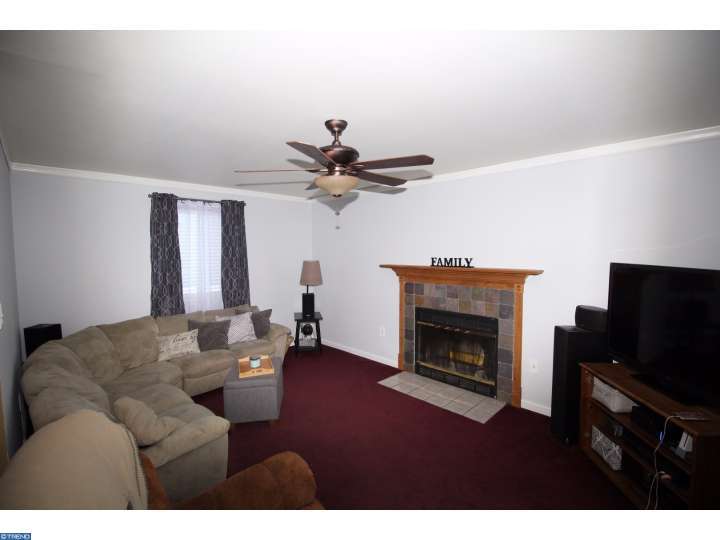 714 Fox Chase Cir, Bear, DE 19701 photo 1