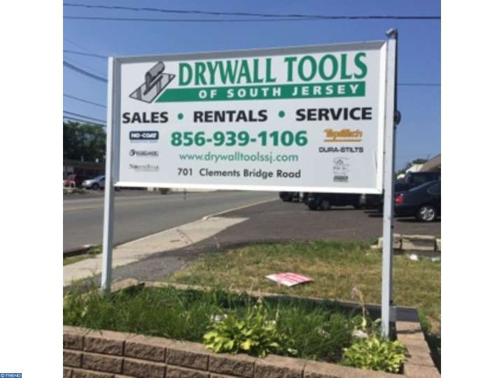 701 E Clements Bridge Rd, Runnemede, NJ 08078 photo 1