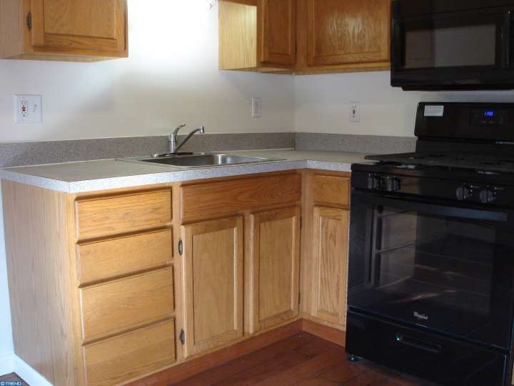 560 S 69th St, Upper Darby, PA 19082 photo 9